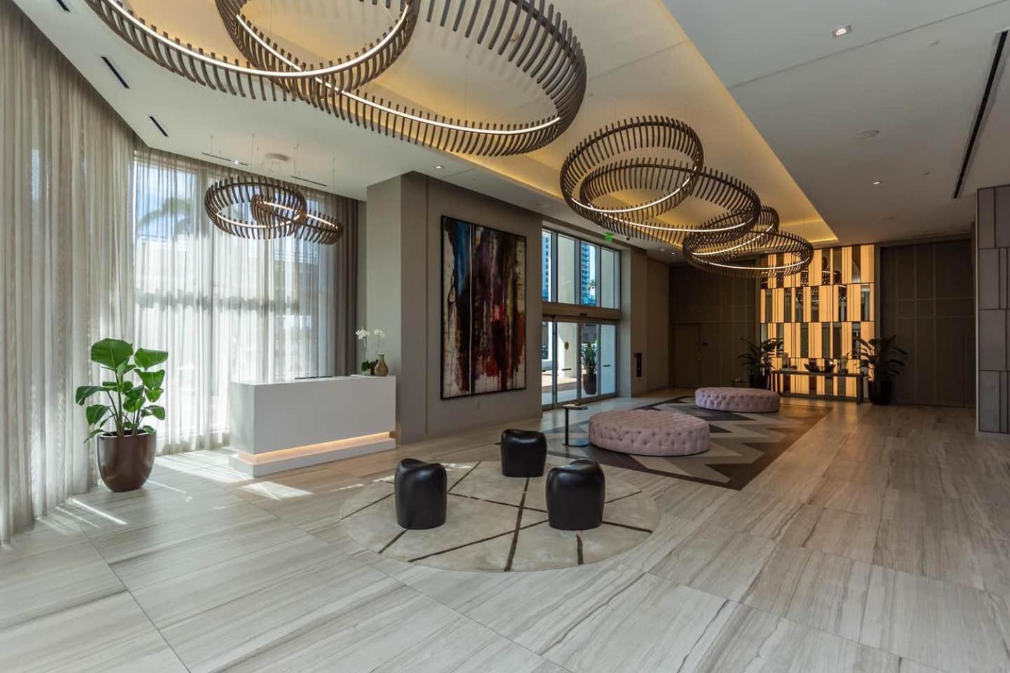 Amazing Apartments At H Beach House Hollywood Bagian luar foto