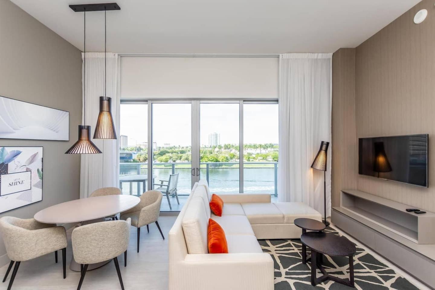 Amazing Apartments At H Beach House Hollywood Bagian luar foto