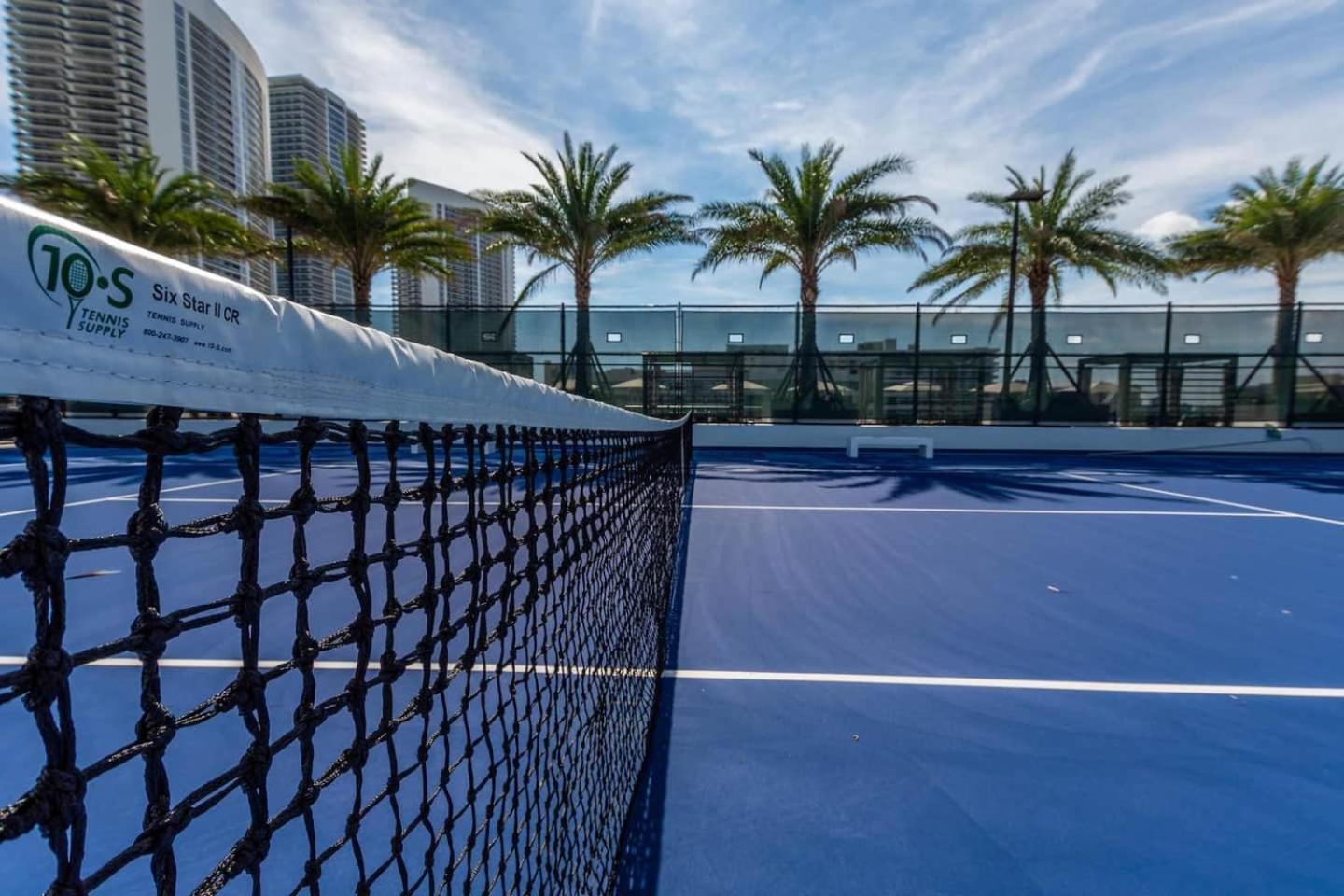Amazing Apartments At H Beach House Hollywood Bagian luar foto