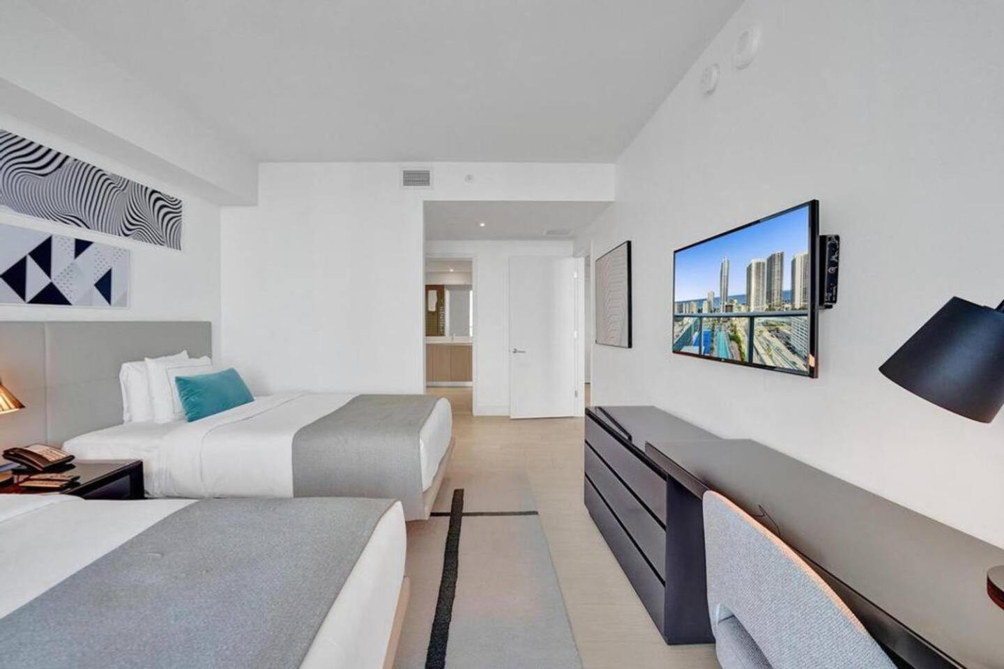 Amazing Apartments At H Beach House Hollywood Bagian luar foto