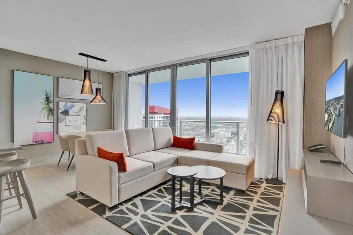 Amazing Apartments At H Beach House Hollywood Bagian luar foto