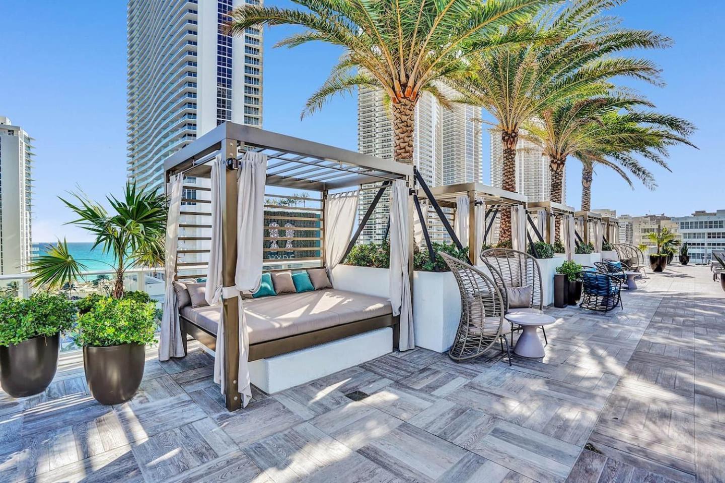Amazing Apartments At H Beach House Hollywood Bagian luar foto