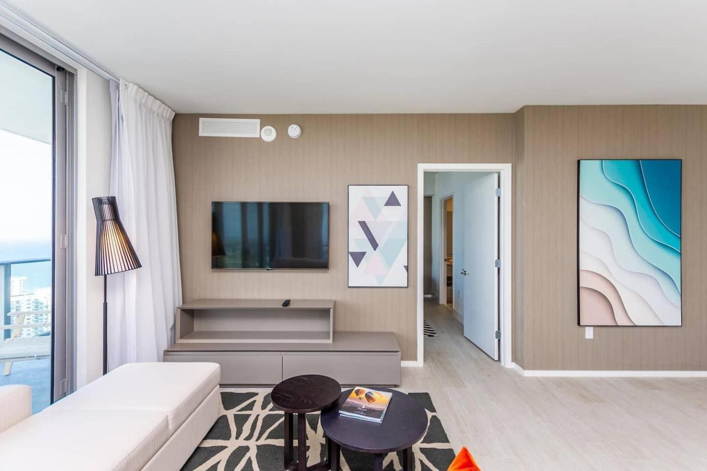 Amazing Apartments At H Beach House Hollywood Bagian luar foto