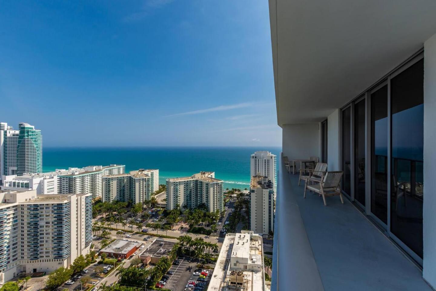 Amazing Apartments At H Beach House Hollywood Bagian luar foto